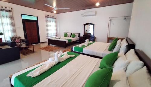 Deluxe Family Room