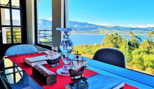 Apartment with Lake View