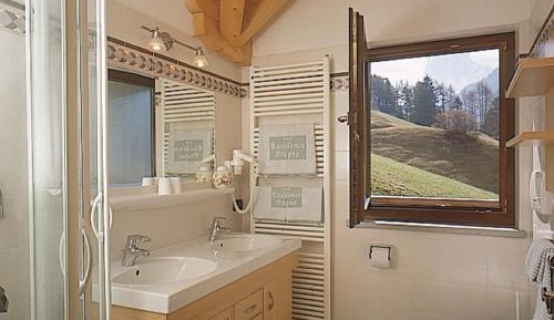 One-Bedroom Apartment (4 Adults)