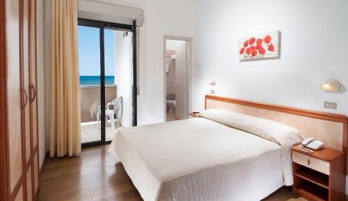 Standard Triple Room with Sea View