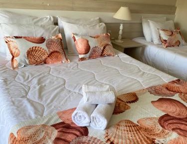 Deluxe Queen Suite