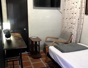 Single Room with Shared Bathroom