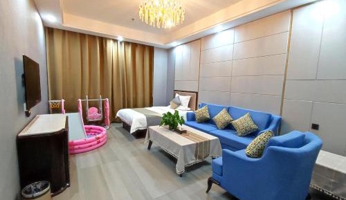Deluxe Family Suite