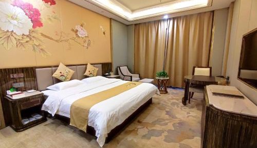 Deluxe Queen Room