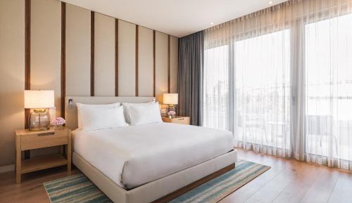 Standard Queen Room