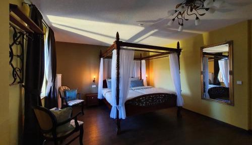Deluxe Double Room with Bath