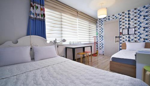 Triple Room with Shared Bathroom