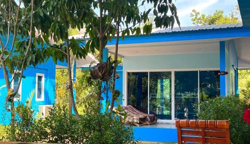 Bungalow with Patio