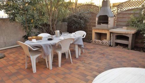Holiday Home (6 Adults)