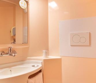 Triple Room (1 Double Bed + 1 Single Bed)