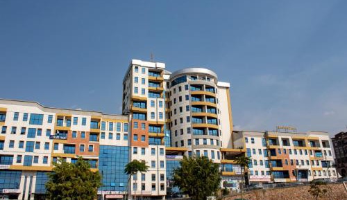 One-Bedroom Apartment with Terrace