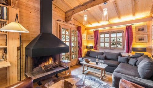 Chalet (10 Adults)