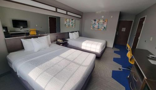 Deluxe Queen Room with Two Queen Beds - Disability Access - Non-Smoking