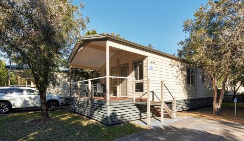 Palm Cabin