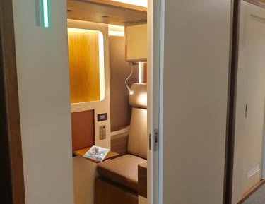 Single FlexiSuite Pod - 10 Hour Day Stay from 13:00-23:00 hrs (1pm-11pm)