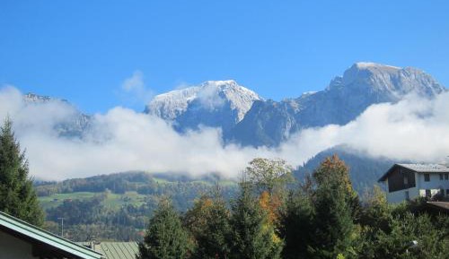 Studio (2 Adults) with Balcony and Mountain View