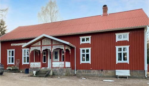 Five-Bedroom Holiday Home