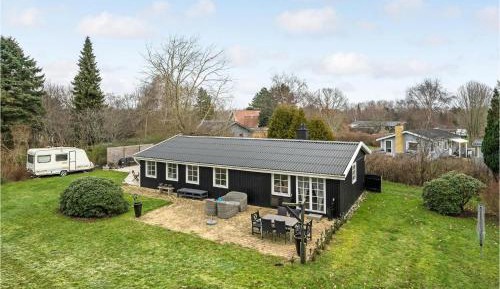 Three-Bedroom Holiday Home 