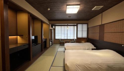 Twin Room with Shared BathRoom   