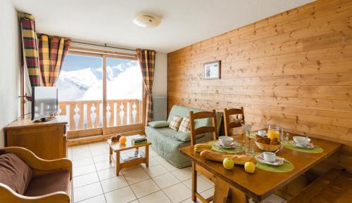 One-Bedroom Apartment (4 Adults)