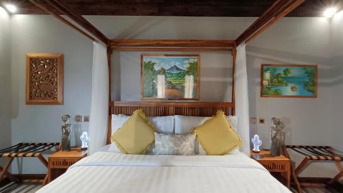 Suite with Pool View