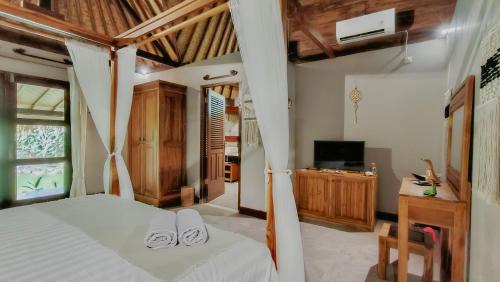 Suite with Garden View