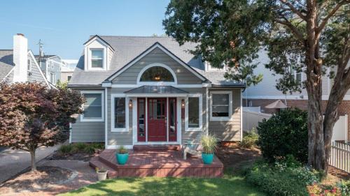 Three-Bedroom Holiday Home 