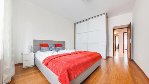One-Bedroom Apartment (4 Adults) - 83 Świętojańska Street