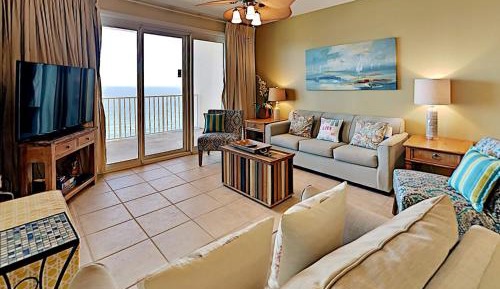 Three-Bedroom Apartment with Ocean View