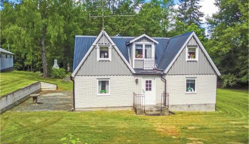 Three-Bedroom Holiday Home 