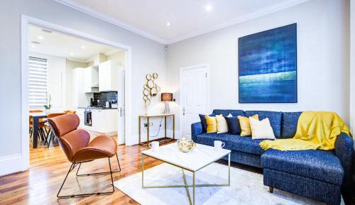 Two-Bedroom Deluxe Apartment with Garden View
