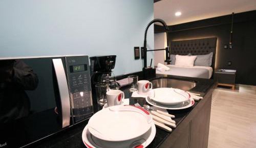 Deluxe Studio