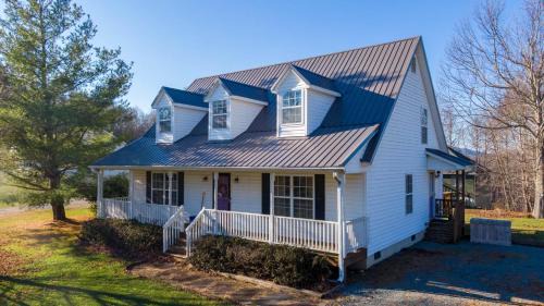 Three-Bedroom Holiday Home 