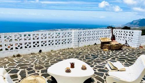 Three-Bedroom Villa with Jacuzzi