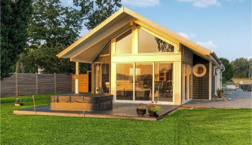 One-Bedroom Holiday Home