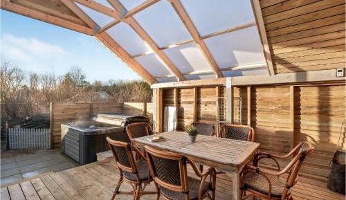 Three-Bedroom Holiday Home 