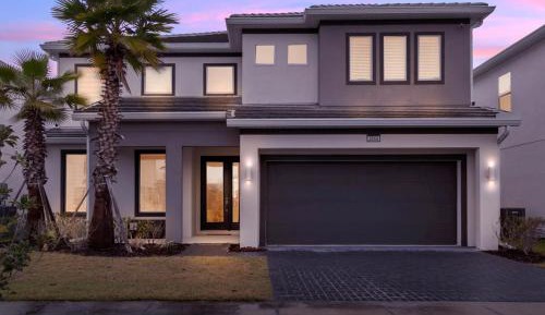 Five-Bedroom Holiday Home