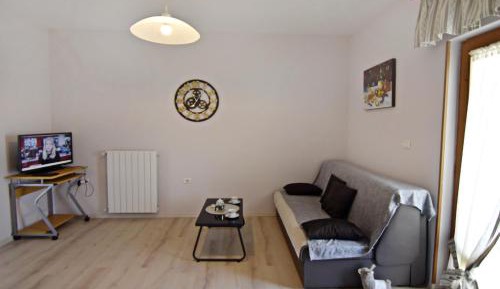 One-Bedroom Apartment with Balcony