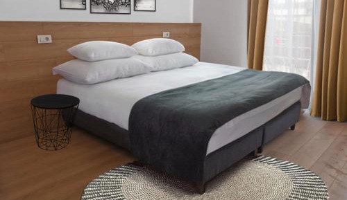 Deluxe Double or Twin Room with Balcony