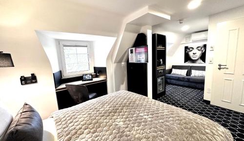 Two-Bedroom Suite with River View