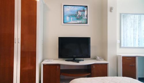 Studio (2 Adults)