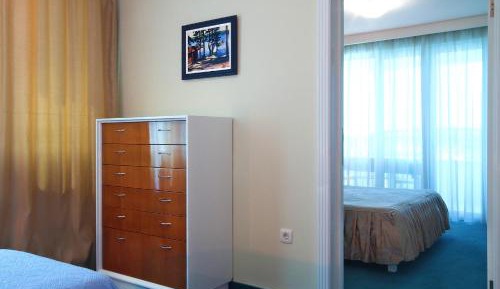 Two-Bedroom Apartment (4 Adults)