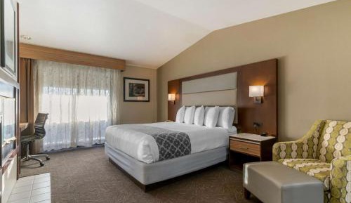 King Room with Fireplace