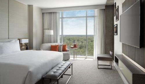 Corner Room, Guest room, 1 King, Sofa bed, City view