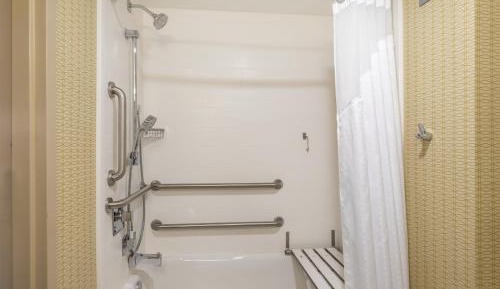 King Room - Mobility Access Tub - Non-Smoking