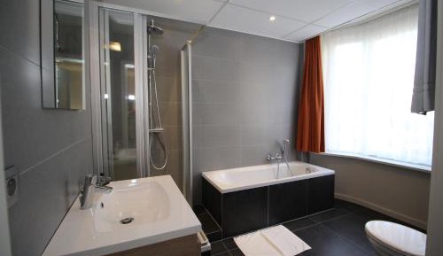 Large Double Room with Bath