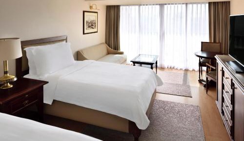 Deluxe Garden View Room, Guest room, 2 Twin,Garden view, Balcony