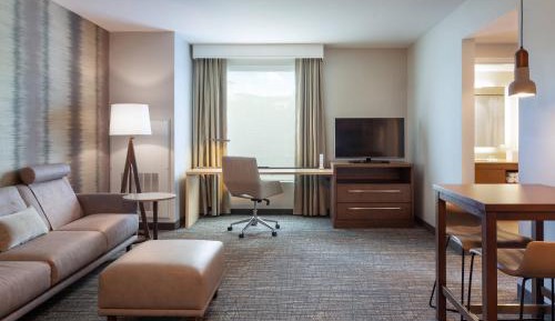 One-Bedroom King Suite