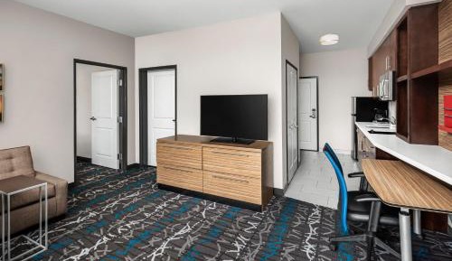 One-Bedroom King Suite