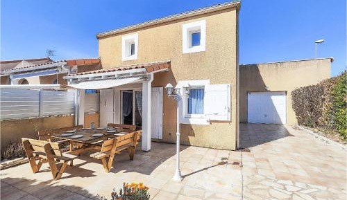 Three-Bedroom Holiday Home 